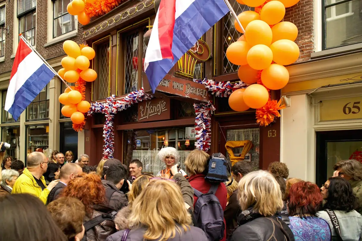 Café ’t Mandje - People are celebrating Café ’t Mandje - People are celebrating
