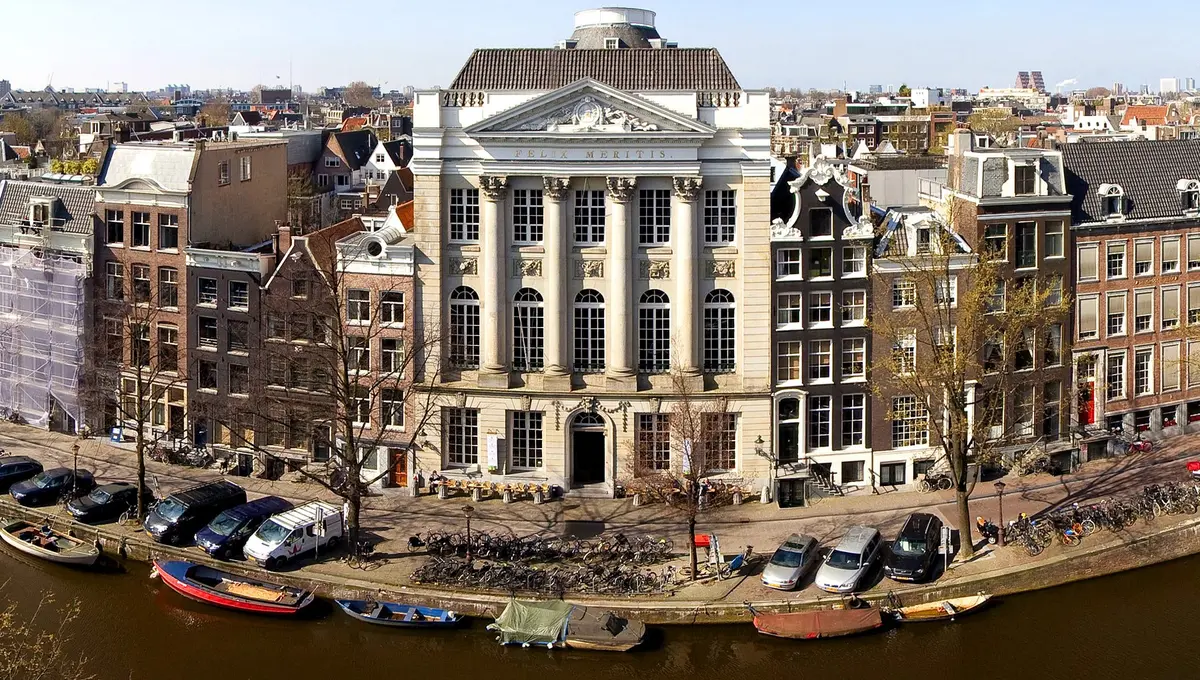Felix Meritis stands on Keizersgracht, part of the Amsterdam canal ring area