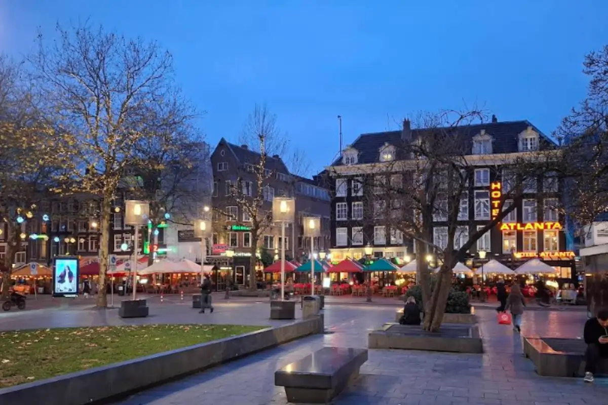Visitors Activities at Rembrandtplein